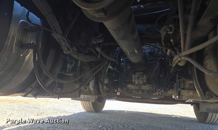 image for item FB9410 2017 Mack CXU613 semi truck