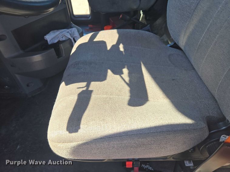 image for item FB9410 2017 Mack CXU613 semi truck