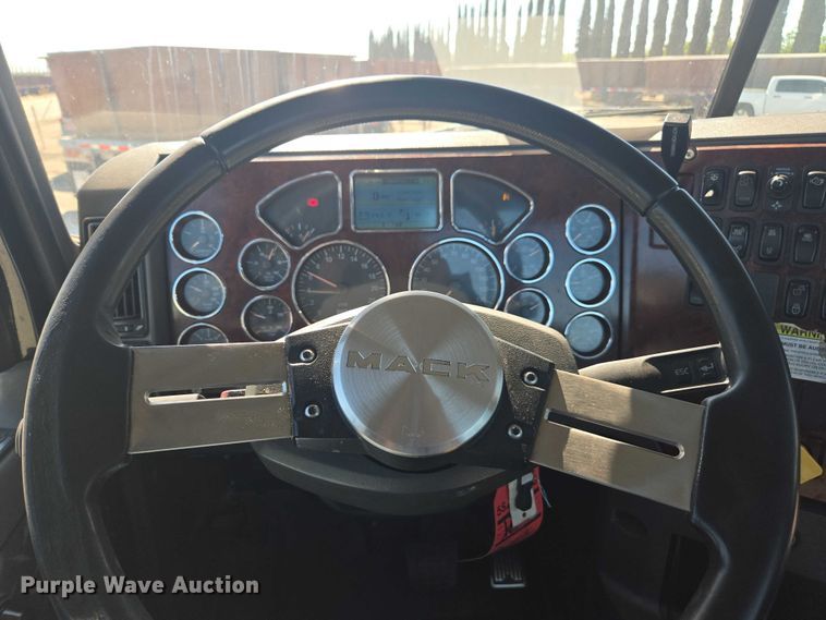 image for item FB9410 2017 Mack CXU613 semi truck