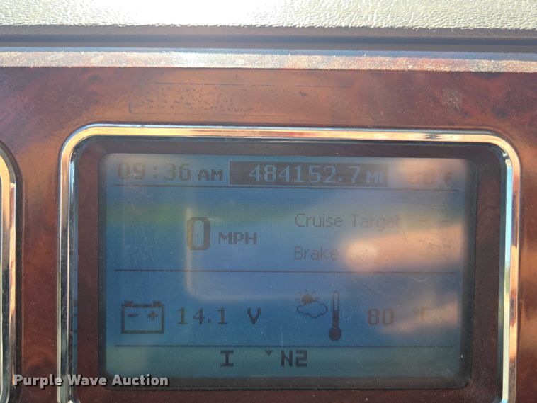 image for item FB9410 2017 Mack CXU613 semi truck