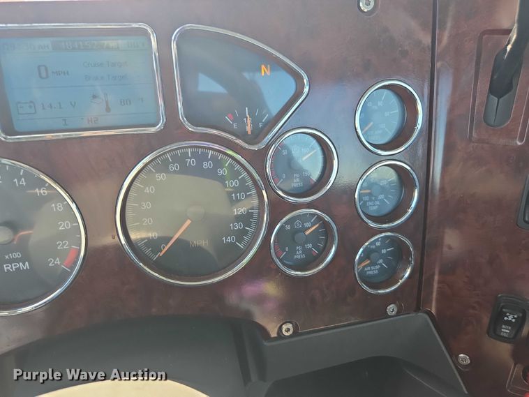 image for item FB9410 2017 Mack CXU613 semi truck