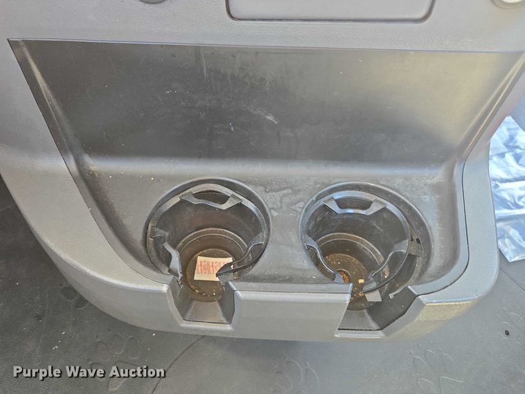 image for item FB9410 2017 Mack CXU613 semi truck