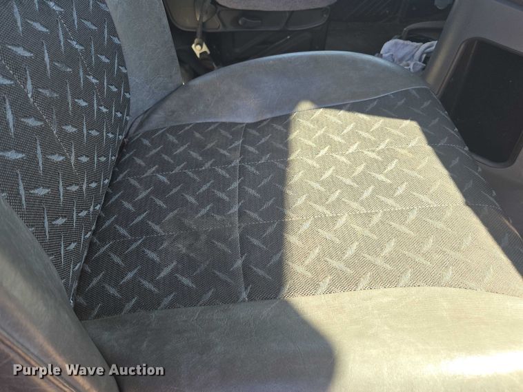 image for item FB9410 2017 Mack CXU613 semi truck