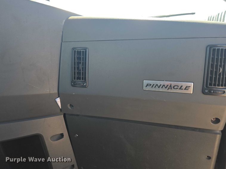 image for item FB9410 2017 Mack CXU613 semi truck