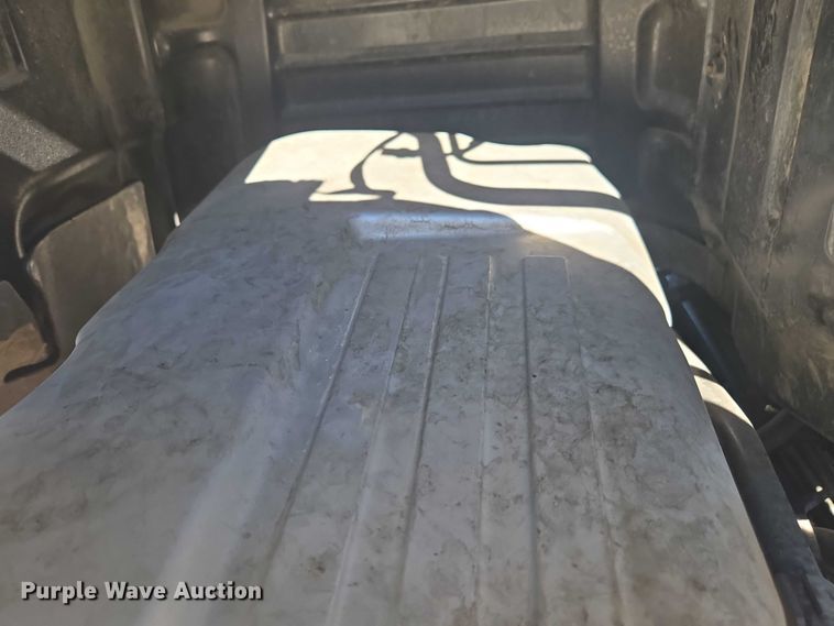 image for item FB9410 2017 Mack CXU613 semi truck