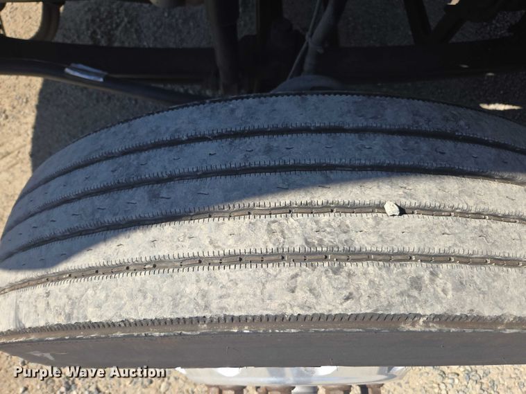 image for item FB9410 2017 Mack CXU613 semi truck