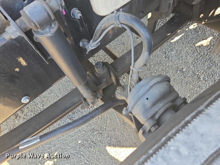 image for item FB9410 2017 Mack CXU613 semi truck