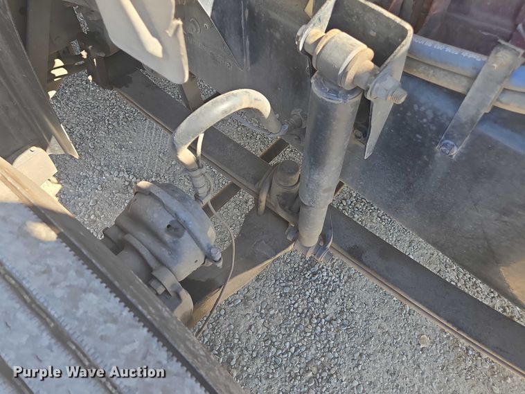 image for item FB9410 2017 Mack CXU613 semi truck