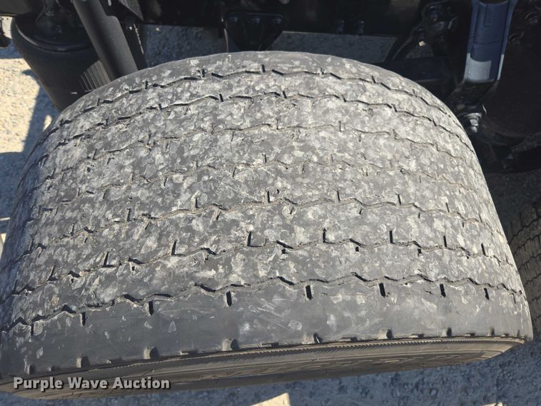 image for item FB9410 2017 Mack CXU613 semi truck