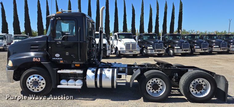 image for item FB9411 2017 Mack CXU613 semi truck