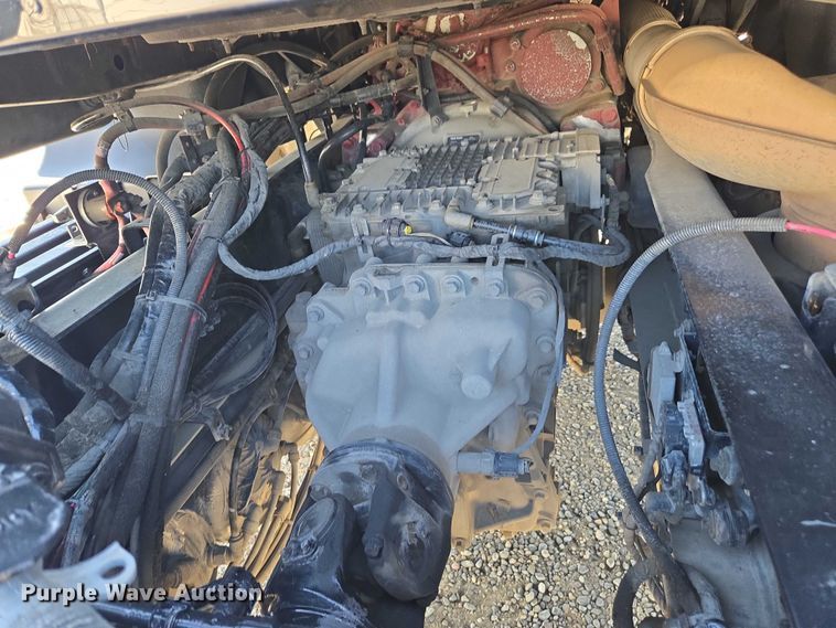 image for item FB9411 2017 Mack CXU613 semi truck