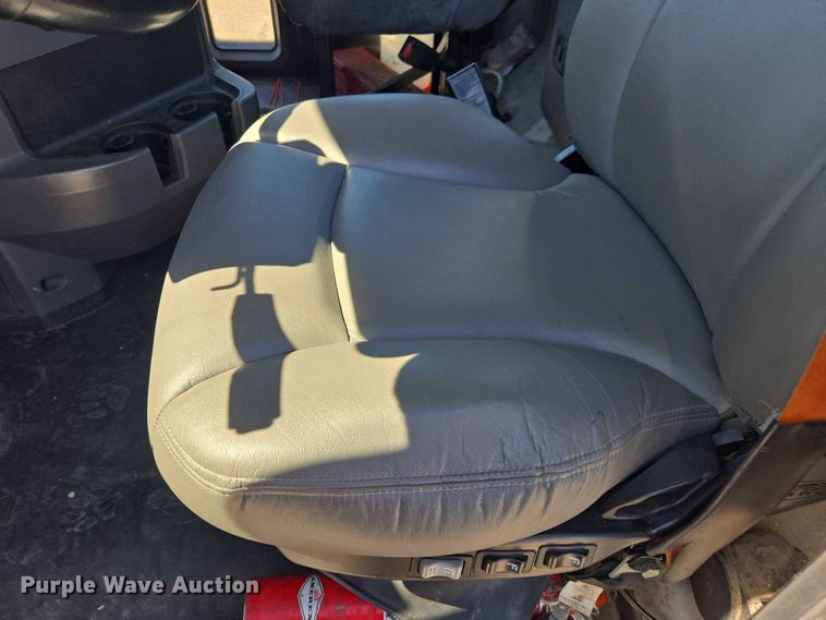 image for item FB9411 2017 Mack CXU613 semi truck