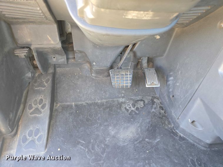 image for item FB9411 2017 Mack CXU613 semi truck