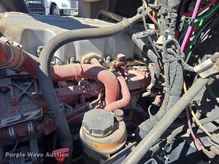 image for item FB9411 2017 Mack CXU613 semi truck