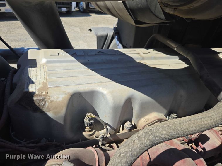 image for item FB9411 2017 Mack CXU613 semi truck