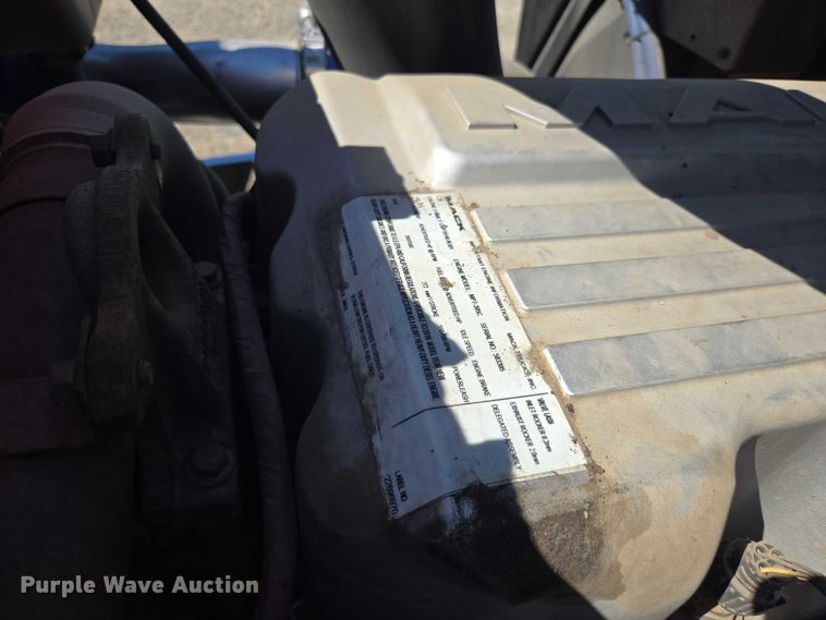 image for item FB9411 2017 Mack CXU613 semi truck