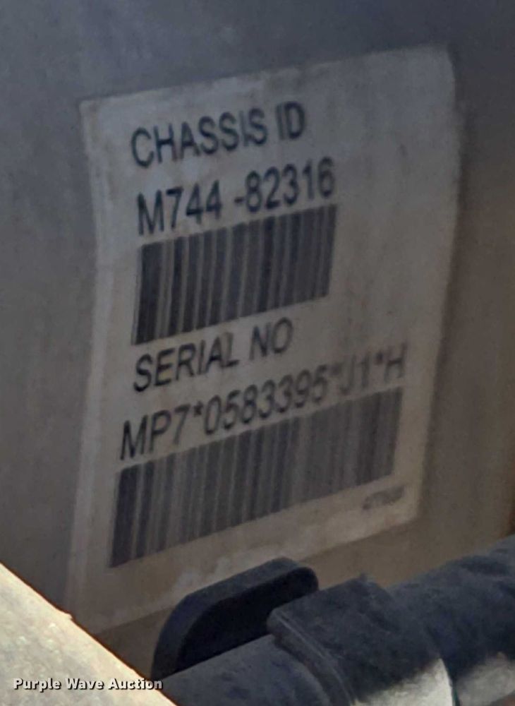 image for item FB9411 2017 Mack CXU613 semi truck