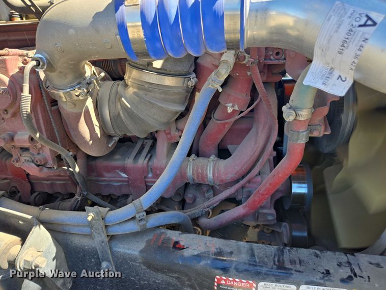 image for item FB9411 2017 Mack CXU613 semi truck