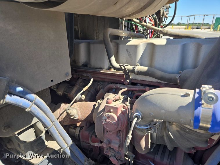 image for item FB9411 2017 Mack CXU613 semi truck