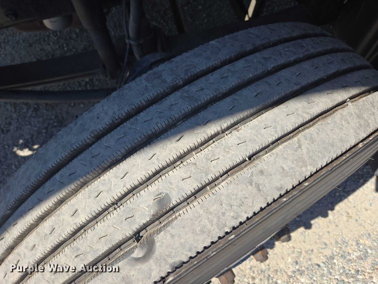 image for item FB9411 2017 Mack CXU613 semi truck