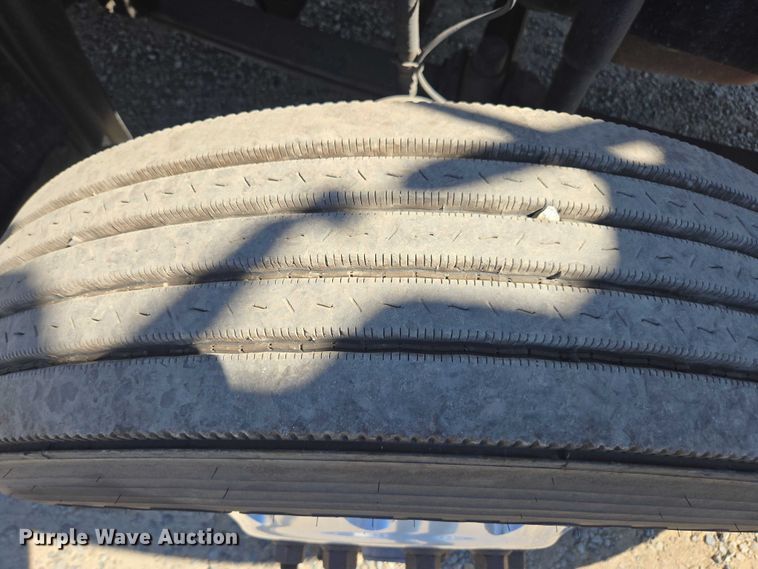 image for item FB9411 2017 Mack CXU613 semi truck