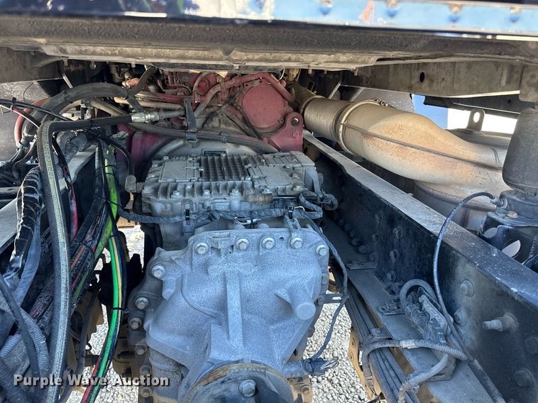 image for item FB9412 2014 Mack CHU613 semi truck