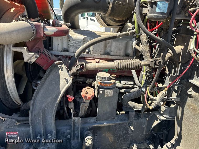 image for item FB9412 2014 Mack CHU613 semi truck