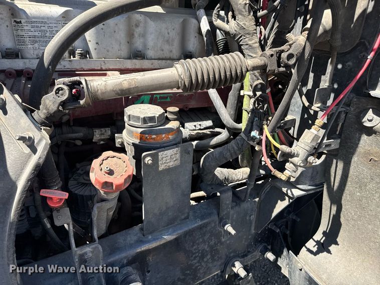 image for item FB9412 2014 Mack CHU613 semi truck