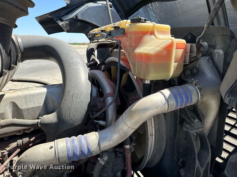 image for item FB9412 2014 Mack CHU613 semi truck