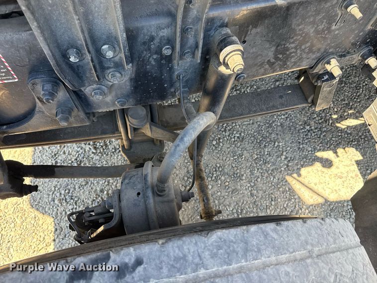 image for item FB9412 2014 Mack CHU613 semi truck