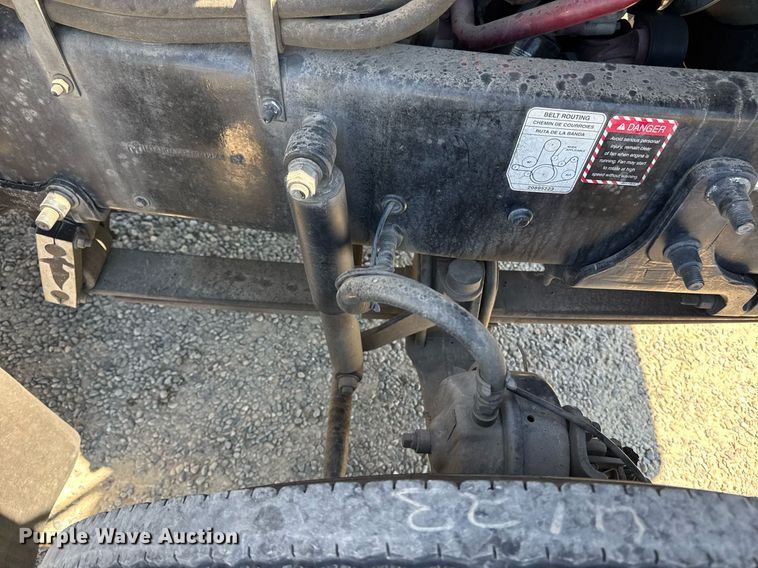 image for item FB9412 2014 Mack CHU613 semi truck