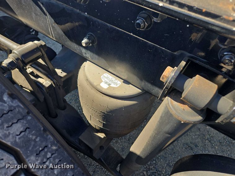 image for item FB9413 2016 Kenworth T880 semi truck