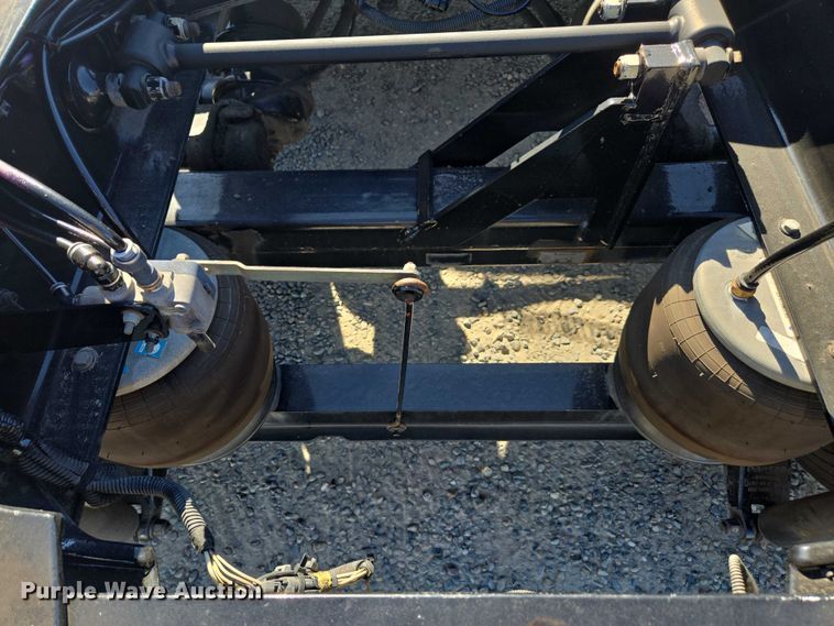 image for item FB9413 2016 Kenworth T880 semi truck