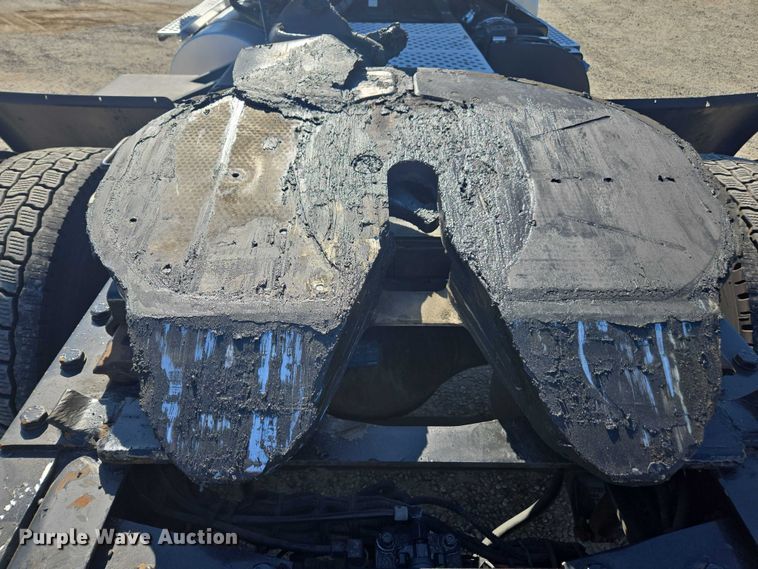 image for item FB9413 2016 Kenworth T880 semi truck