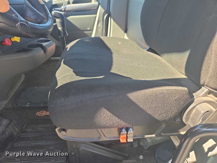 image for item FB9413 2016 Kenworth T880 semi truck