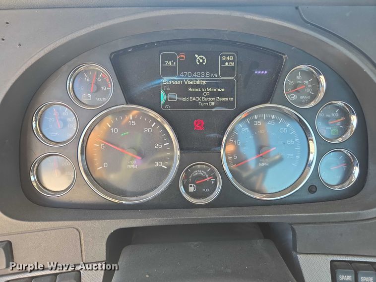 image for item FB9413 2016 Kenworth T880 semi truck