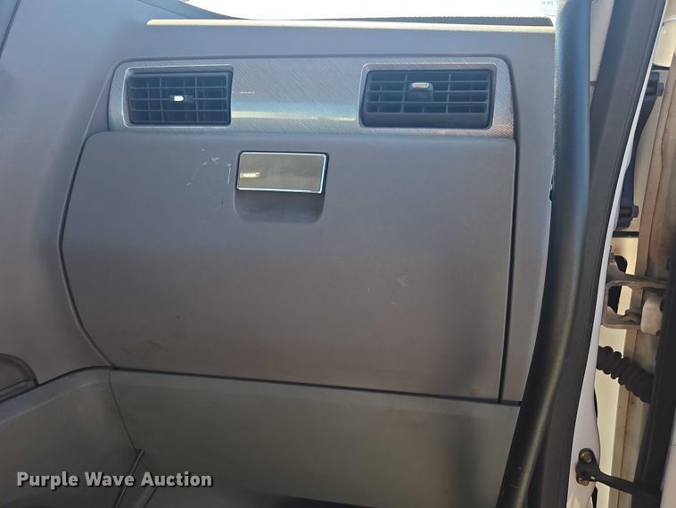 image for item FB9413 2016 Kenworth T880 semi truck