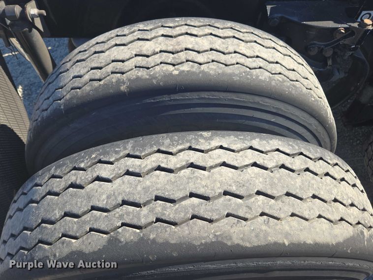 image for item FB9413 2016 Kenworth T880 semi truck