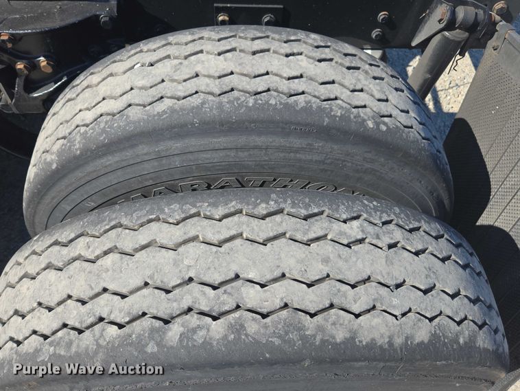 image for item FB9413 2016 Kenworth T880 semi truck