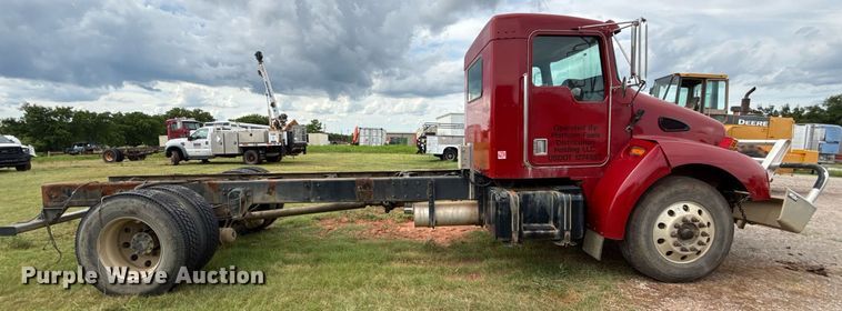 image for item HI9264 2002 Kenworth T300 truck cab and chassis