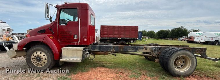 image for item HI9264 2002 Kenworth T300 truck cab and chassis