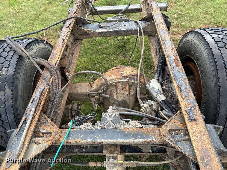 image for item HI9264 2002 Kenworth T300 truck cab and chassis