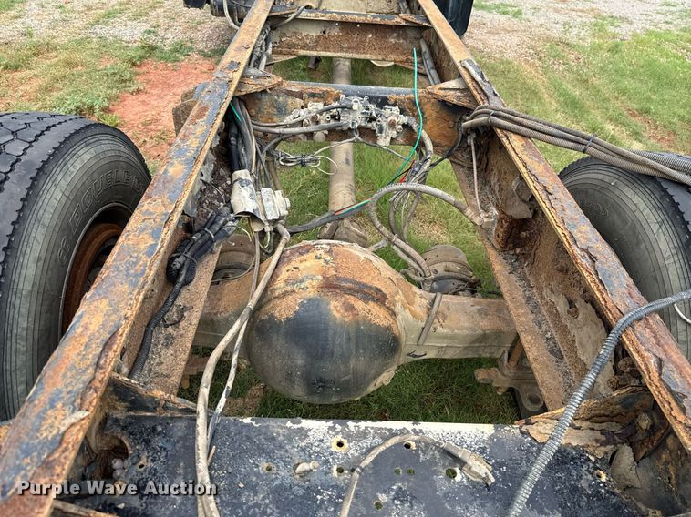 image for item HI9264 2002 Kenworth T300 truck cab and chassis