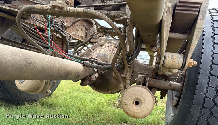 image for item HI9264 2002 Kenworth T300 truck cab and chassis