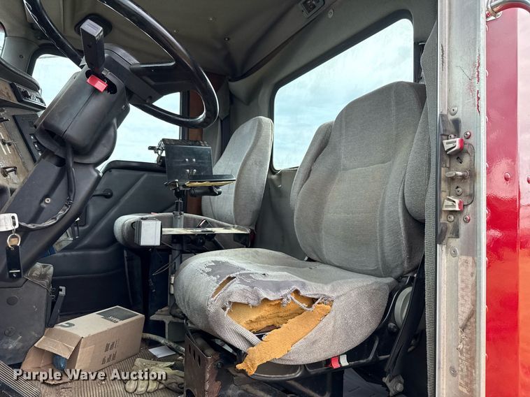 image for item HI9264 2002 Kenworth T300 truck cab and chassis