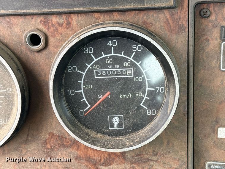 image for item HI9264 2002 Kenworth T300 truck cab and chassis