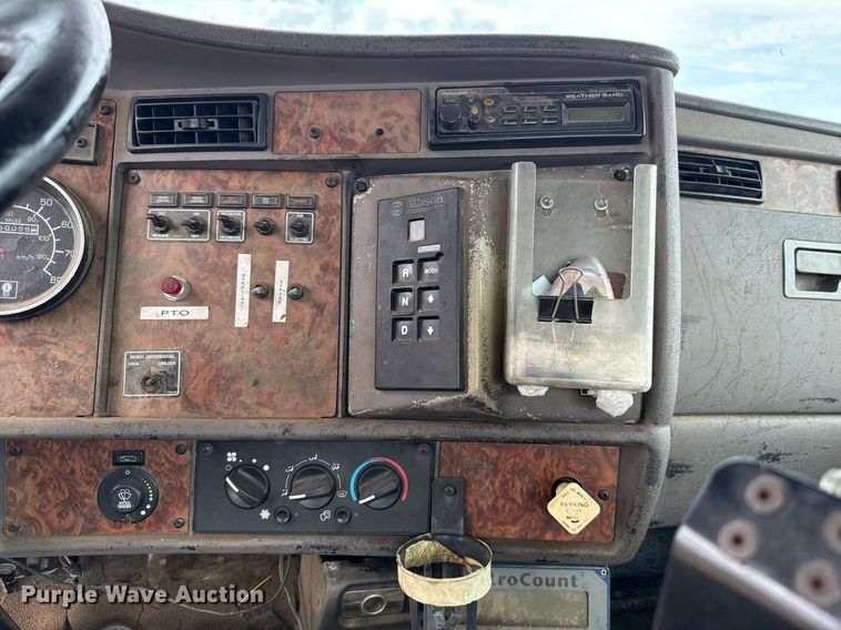 image for item HI9264 2002 Kenworth T300 truck cab and chassis