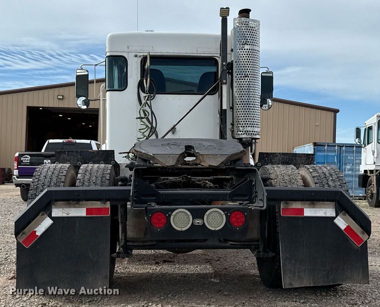 image for item HI9265 2009 Kenworth T370 semi truck