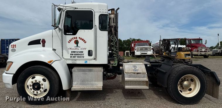 image for item HI9265 2009 Kenworth T370 semi truck