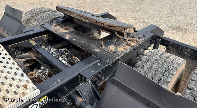 image for item HI9265 2009 Kenworth T370 semi truck